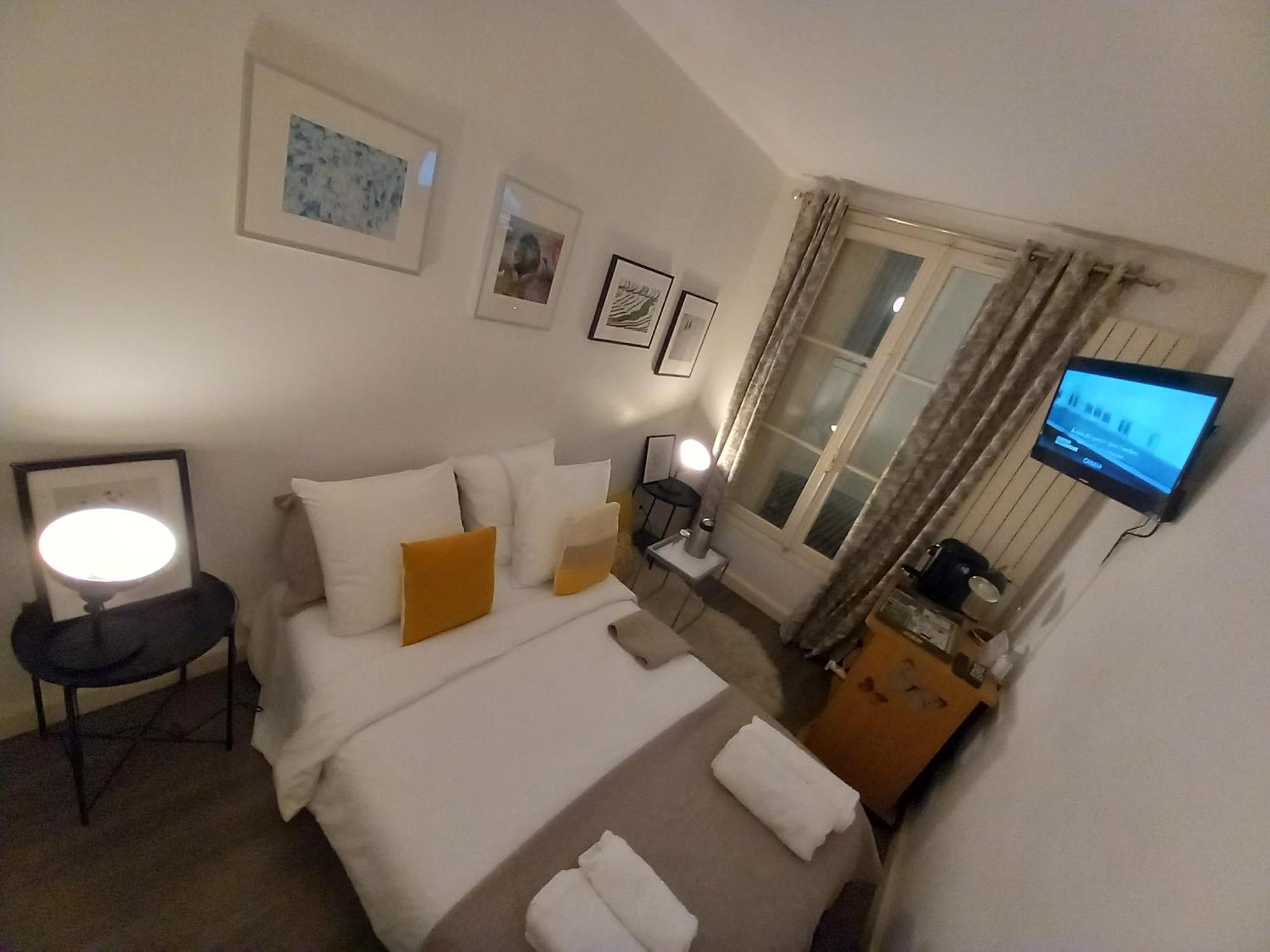 Appartamento 1 Minute Gare Montparnasse , Center, Awsome Place, Close To Eiffel Tour And Louvre Meusm , Front Metro Parigi