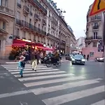 1 Minute Gare Montparnasse , Center, Awsome Place, Close To Eiffel Tour And Louvre Meusm , Front Metro