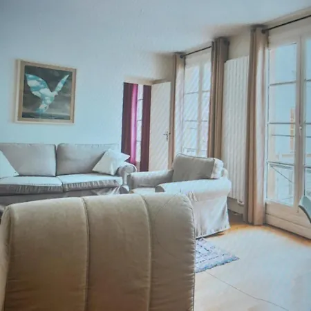 1 Minute Gare Montparnasse , Center, Awsome Place, Close To Eiffel Tour And Louvre Meusm , Front Metro Apartment