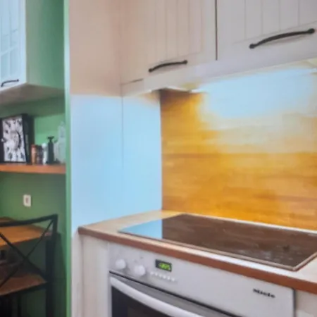 1 Minute Gare Montparnasse , Center, Awsome Place, Close To Eiffel Tour And Louvre Meusm , Front Metro Apartment