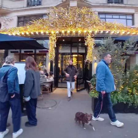 1 Minute Gare Montparnasse , Center, Awsome Place, Close To Eiffel Tour And Louvre Meusm , Front Metro Paris