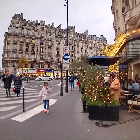 Apartment 1 Minute Gare Montparnasse , Center, Awsome Place, Close To Eiffel Tour And Louvre Meusm , Front Metro