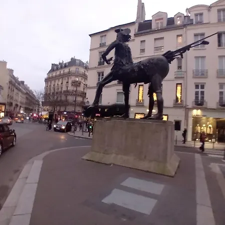 1 Minute Gare Montparnasse , Center, Awsome Place, Close To Eiffel Tour And Louvre Meusm , Front Metro Apartment
