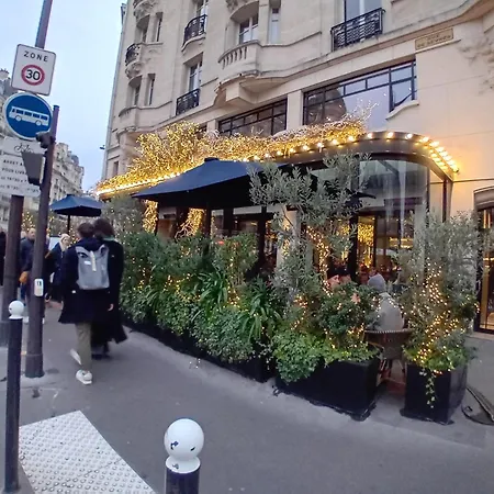 1 Minute Gare Montparnasse , Center, Awsome Place, Close To Eiffel Tour And Louvre Meusm , Front Metro * Paris