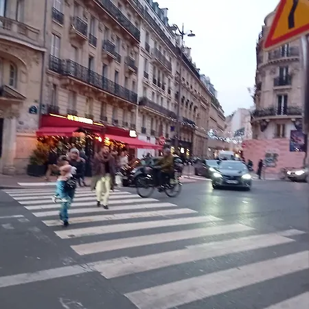 Apartment 1 Minute Gare Montparnasse , Center, Awsome Place, Close To Eiffel Tour And Louvre Meusm , Front Metro
